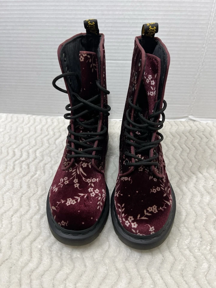 Botas femininas raras Dr Martens Avery tamanho 5 Burgundy Rouge veludo 10 olhos - Imagem 1 de 4
