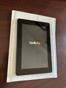 Amazon kindle CE0700 w/purple Book cover No Charger - Picture 1 of 3