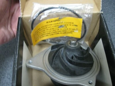 NEW BOSCH ENGINE WATER PUMP FOR 95-97 CHRYSLER LHS 3.5 (PN 96117) Foto 1 de 2