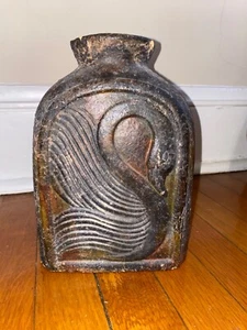 VINTAGE AZTEC CLAY Pottery SWAN VASE BLACK w/Olive & Rust Color Wash 9x6 - Picture 1 of 8