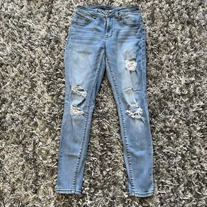 Maurices Size Small Regular Distressed Jeggings - Picture 1 of 2
