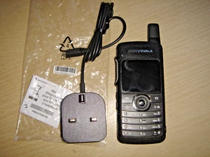 Motorola SL4010e UHF 403-470MHz DMR Cyfrowa bateria i ładowarka c/w (Wielka Brytania lub UE) - Zdjęcie 1 z 15