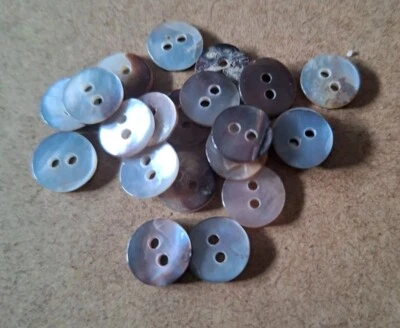 10 Perlmutt Knöpfe silber/hellgrau schimmernd, Set, ca. 11,4 mm, Konvolut - Bild 1 von 2