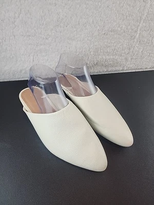 Old Navy Slides Ivory Color Almond Mules Sz 9 - Image 1 of 4