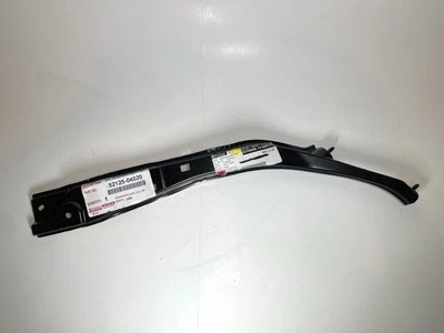 Soporte de retención superior derecho para parachoques delantero derecho Toyota OEM 12-15 Tacoma 5212504020 Foto 1 de 4