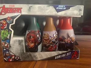 ¡NUEVO! Juego de bolos Marvel Avengers - Incluye 6 alfileres y bola de boliche interior/exterior - Imagen 1 de 5