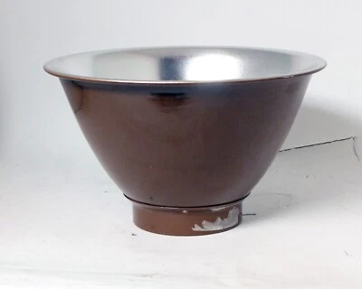 Speedotron Brown Line Large 8"Deep Reflector Used - Image 1 of 3