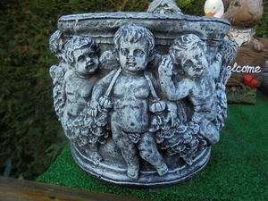 Cherub Planter concrete garden ornament - Picture 1 of 24