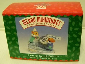#4960 NRFB Hallmark 1999 Merry Miniature Hershey's A Kiss For You 3 Piece Set - Picture 1 of 1