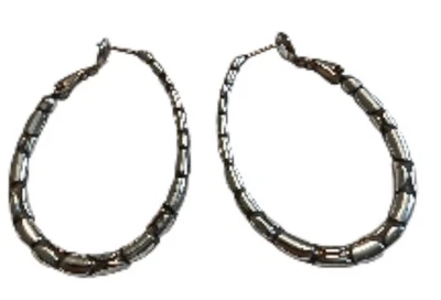 Pendientes de aro oblongos ovalados tono plata guijarro Brighton Foto 1 de 4