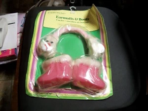 1985 BABY DOLL’S EARMUFFS & BOOTS fits Cabbage Patch Kids Doll New/Damaged Box - Picture 1 of 3