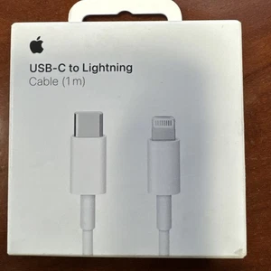 Genuine Apple MUQ93AM/A USB-C to Lightning 1m/3ft Charging Cable - White - Photo 1 sur 2
