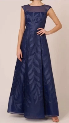 Vestido de Baile Adrianna Papell Talla 4 Cuello Barco Organza Apliques Azul Marino NUEVO $349 Foto 1 de 4