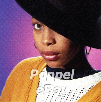 ERYKAH BADU Senior High School Anuario 1989 Arts Magnet Dallas Foto 1 de 2