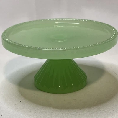 Mini Plato de Pastel Pedestal Tamaño Cupcake Vidrio Jadeíta 4" W x 2" H Foto 1 de 4