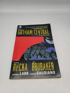 Gotham Central 3: On the Freak Beat - DAMAGED COVER - FREE SHIP - Picture 1 of 12