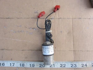 Bobina y válvula solenoide Gems Sensors A2015-10 1/8" NPT 120V, usado - Imagen 1 de 2