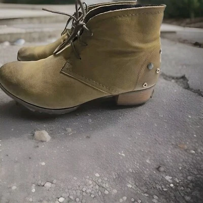 B.C. Damen Boots Grün Velour Absatz Gr.  40 TOP - Bild 1 von 4