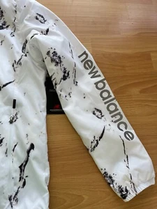 $90 New Balance Essentials Botanical Jacket Women White Windbreaker Hood Zip s L - Picture 1 of 14