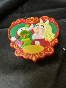 The Muppets - Kermit and Miss Piggy - 2007 Carlton Cards Ornament - Picture 1 of 2