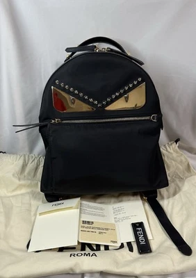 Mochila Fendi Monster Eyes Cuero Nailon Negro Tachonado Ojos Dorados 100% Auténtica Foto 1 de 4