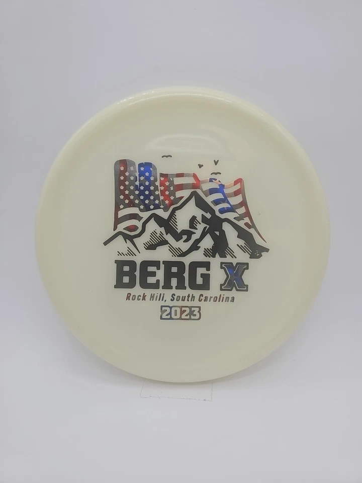 Berg X 特别版国旗邮票适用于 USDGC 2023 Kastaplast Glow First Run 175 克  — 第 1/4 张图片