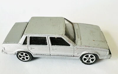 "Coche diecast vintage Corgi Toys NOS IOB 1984 J84 plateado Volvo 760 coche de 3""" Foto 1 de 4