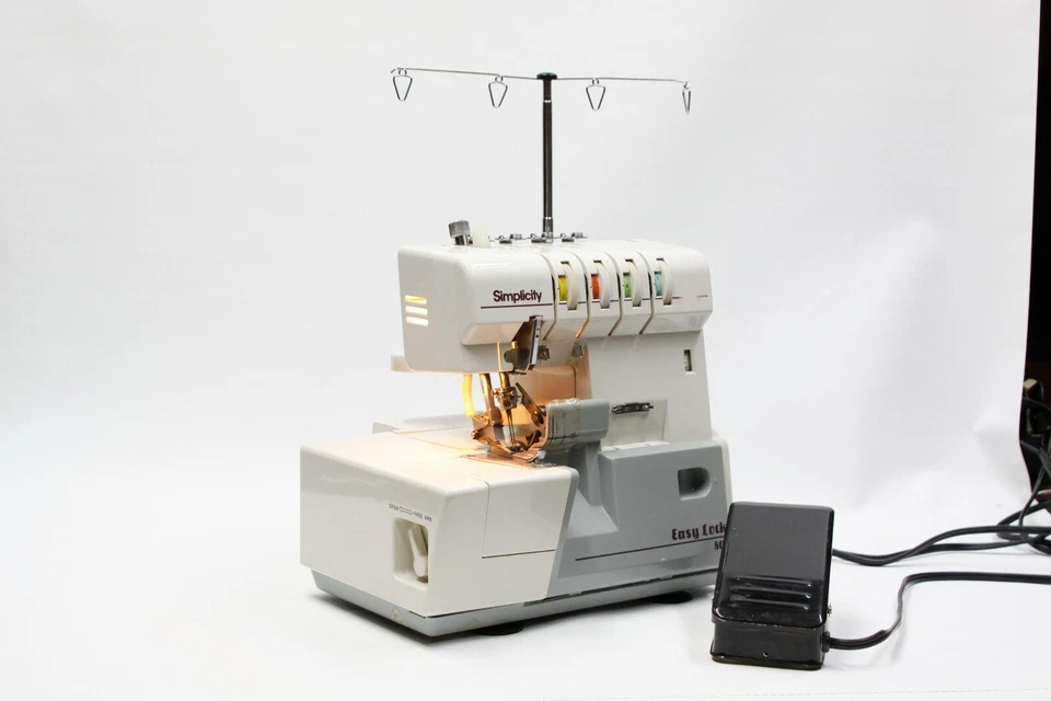 SIMPLICITY EASY LOOK  SL804SP SERGE SERWING MACHINE - Image 1 of 4