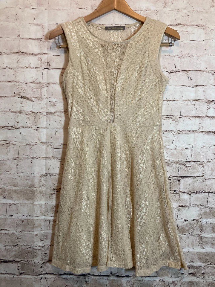 Vestido Finn & Clover Mujer Medio Tostado Beige Encaje Línea A Coqueta Boho Foto 1 de 4