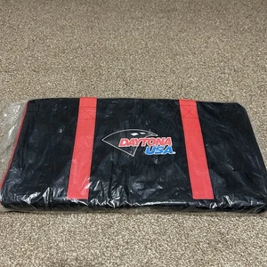 Borsone nuovo NOS vintage Daytona USA MBNA Motorsport borsa palestra in plastica - Foto 1 di 4