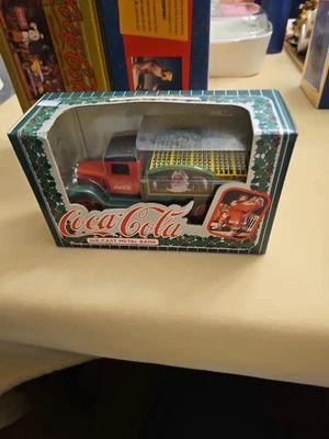 Ertl B671 1:24 Coca-Cola 1994 Christmas Metal Die Cast Coin Bank - Image 1 of 4