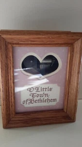 Music Box "O Little Town of Bethlehem" American Red Oak Frame 5.5"x4.5"x2.5" - Picture 1 of 8
