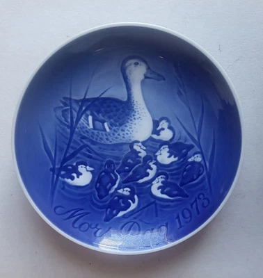 Royal Copenhagen BING & GRONDAL - B&G piatto mothers's day 1973. - Immagine 1 di 2