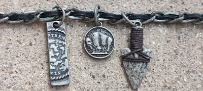 "Collar de 23"" con cadena de cuero con cordones tono plata oscuro con fuerza de búfalo Clovis" Foto 1 de 4