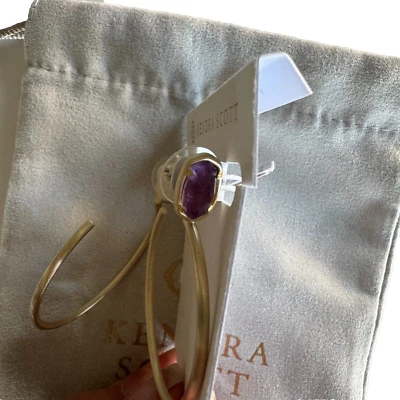 Pendientes pequeños de pimienta Kendra Scott en púrpura y oro excelente estado Foto 1 de 4