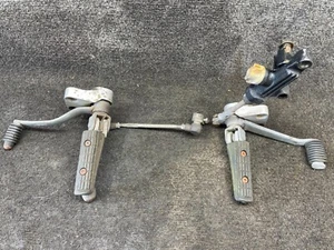 1993 93 Yamaha FZR 600 front foot pegs rest left right shifter brake pedal - Picture 1 of 14