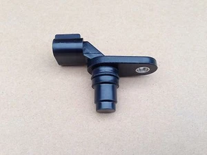 S087 New Camshaft Position Sensor OEM# 12577245, 2131690 - Picture 1 of 4