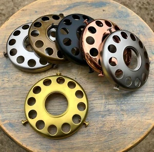 Ajustador de 3-1/4" - Soporte de tono roscado Uno, latón estampado - Enchufe se vende por separado - Imagen 1 de 13