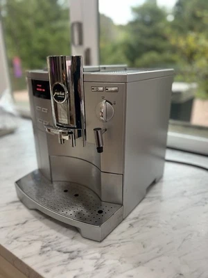 Máquina de café Jura S9 usada que necesita servicio/reparación Foto 1 de 4