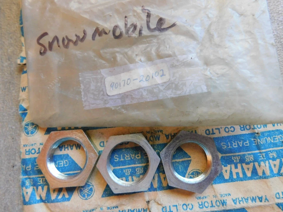 Tuerca de eje trasero Yamaha 1973 1974 SM292 1974 1974 GP246, GS300 3 - NUEVO OEM Foto 1 de 1