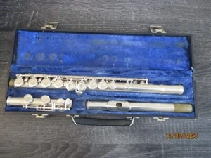 Gemeinhardt 2SP flute with hard case. Made in USA - Picture 1 of 5