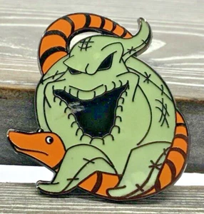 Disney Pesadilla antes de Navidad Oogie Boogie con prendedor de error de serpiente - Imagen 1 de 3