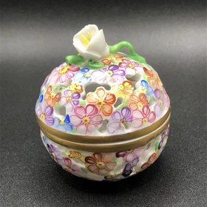 Caja de baratijas florales de popurrí reticulado de porcelana Herend 6219/C caramelo - Imagen 1 de 13