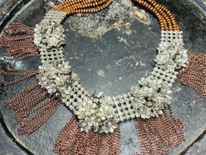 Collana in argento con fiori perle in legno e tante piccole catene rame bronzo - Foto 1 di 6