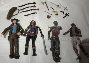 Original 2011 McFarlane Toys Serie 1 The Walking Dead Figuren x4 + Accs Konvolut - Bild 1 von 7