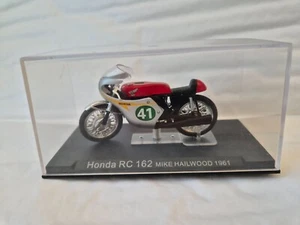 IXO 1/24 CLASSIC HONDA RC162 MIKE HAILWOOD 1961 MOTO GP BIKE MOTORCYCLE - Picture 1 of 3