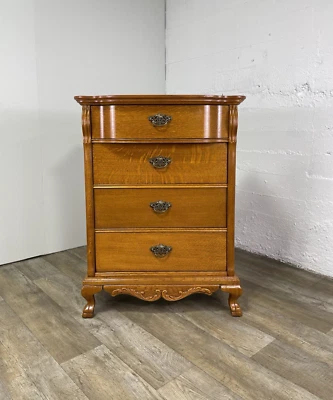 Cofre de colección Lexington Furniture Victorian Sampler Foto 1 de 4