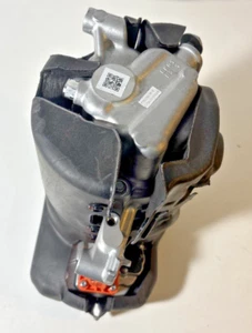 2020-2024 TESLA MODEL Y AC COMPRESSOR PUMP W ACOUSTIC COVER 1501256-98-M OEM - Picture 1 of 8