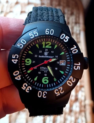 Smith & Wesson 41mm12/24 horas xtm-ops reloj de campo 50m wtr calendario de día luminoso Foto 1 de 4