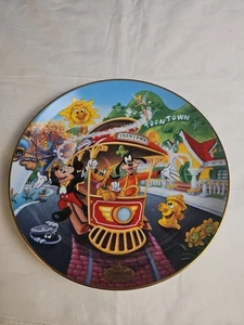 Disneyland's 40th Anniversary "Mickeys Toontown" Limited Edition 8" Plate Mouse  - Bild 1 von 9